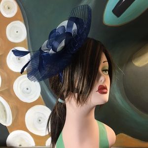NWT Mesh Blue & White Fascinator